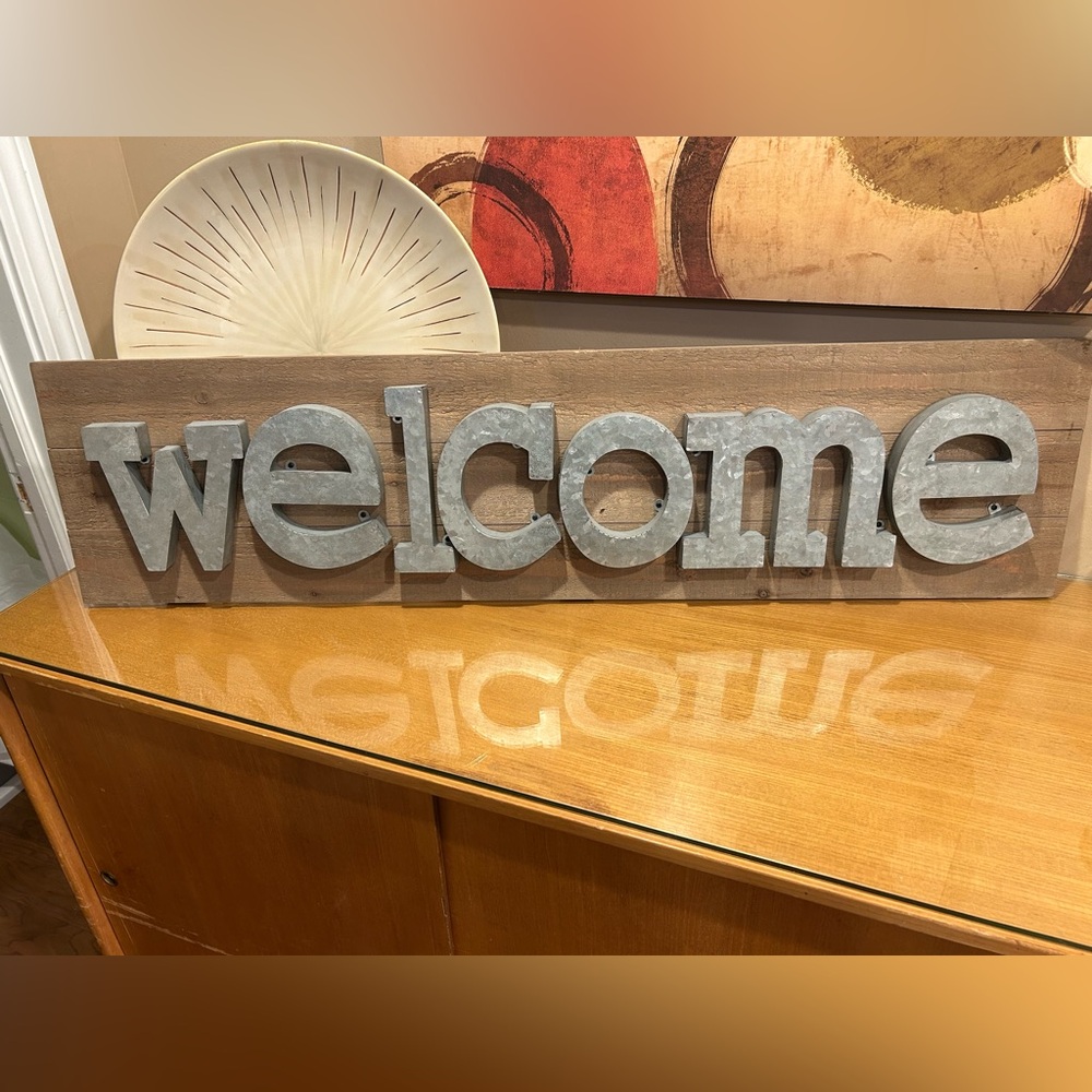 Wood welcome sign